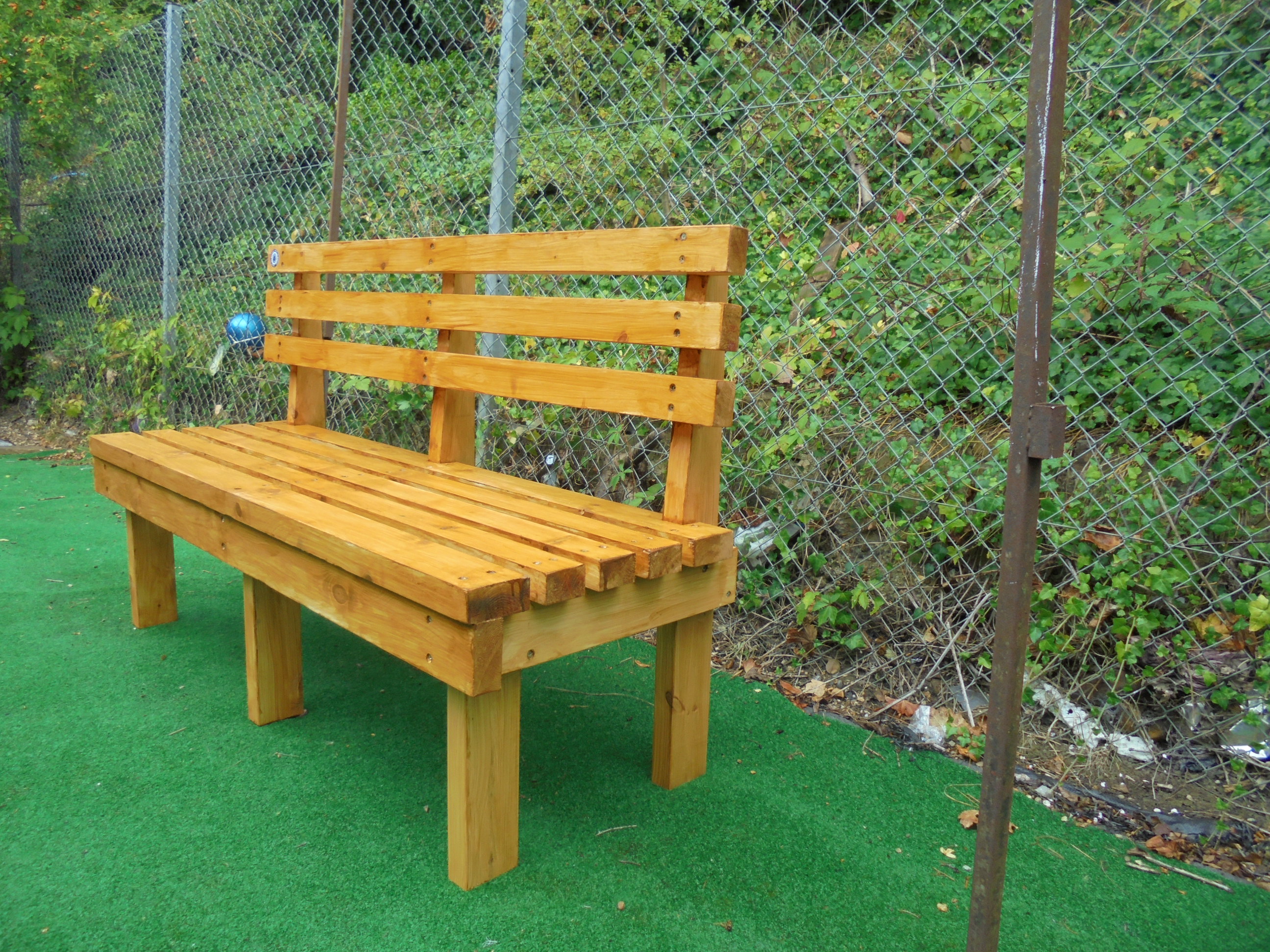 Chatty bench made for Medway Council
